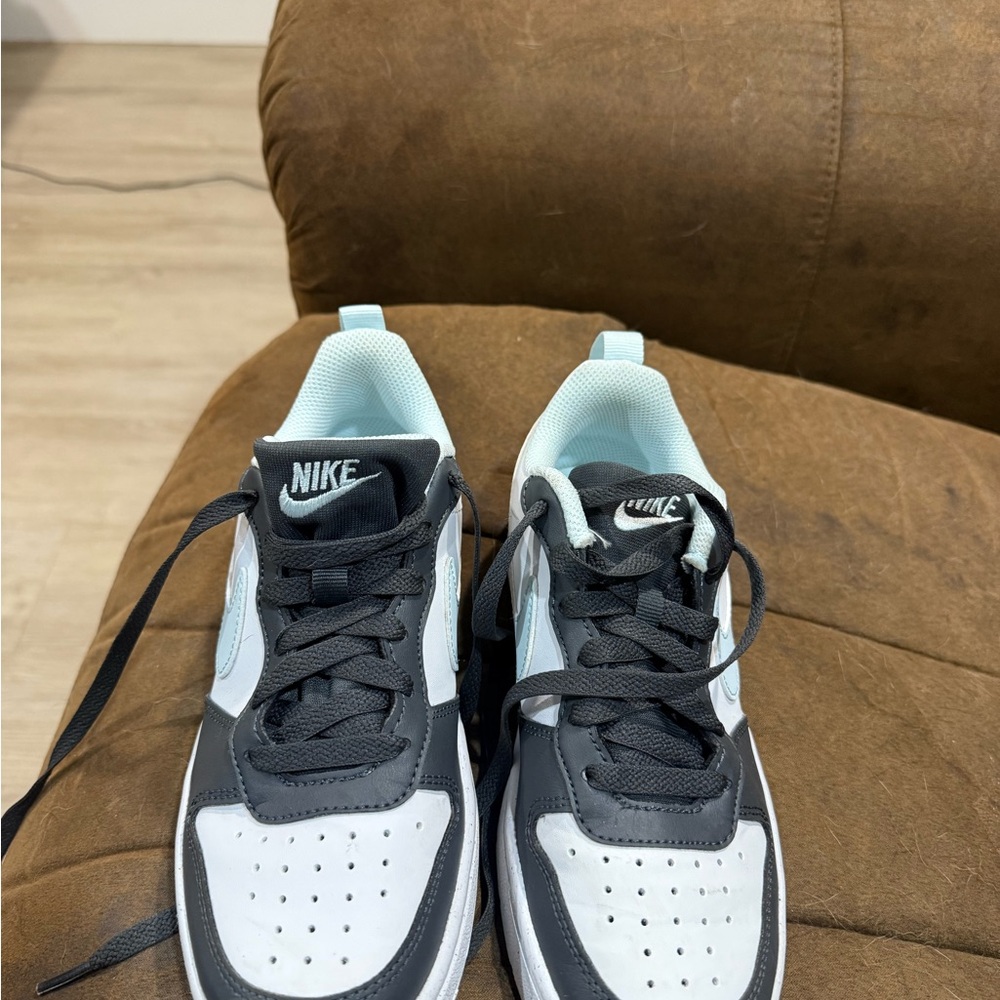 Nike Dark Grey  White and Light Blue Retro Sneakers Kids 3.5 Only Worn Twice